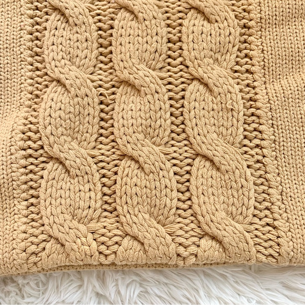 Pottery Barn Chunky Cable Knit 20” Pillow Cover - Picture 3 of 12